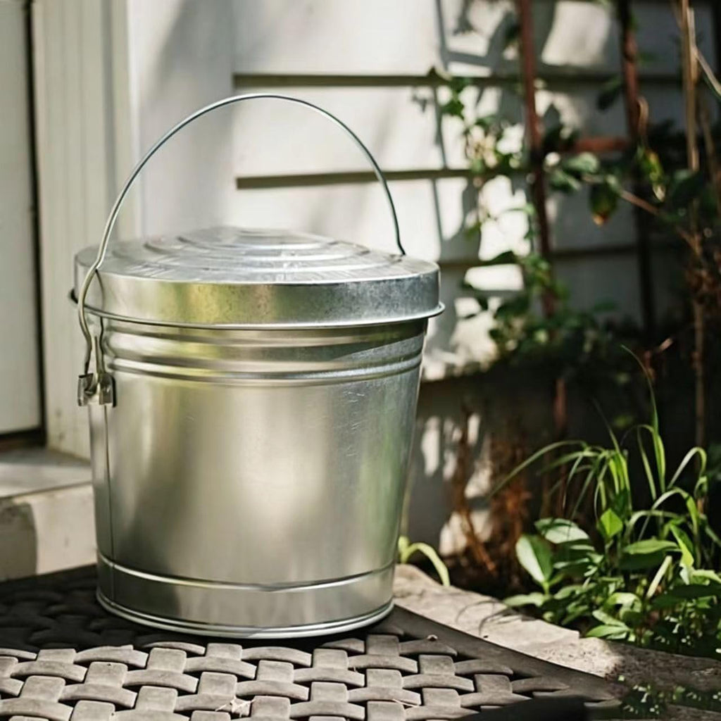 6 Gallon Galvanized Steel Locking Lid Storage Can Z63102